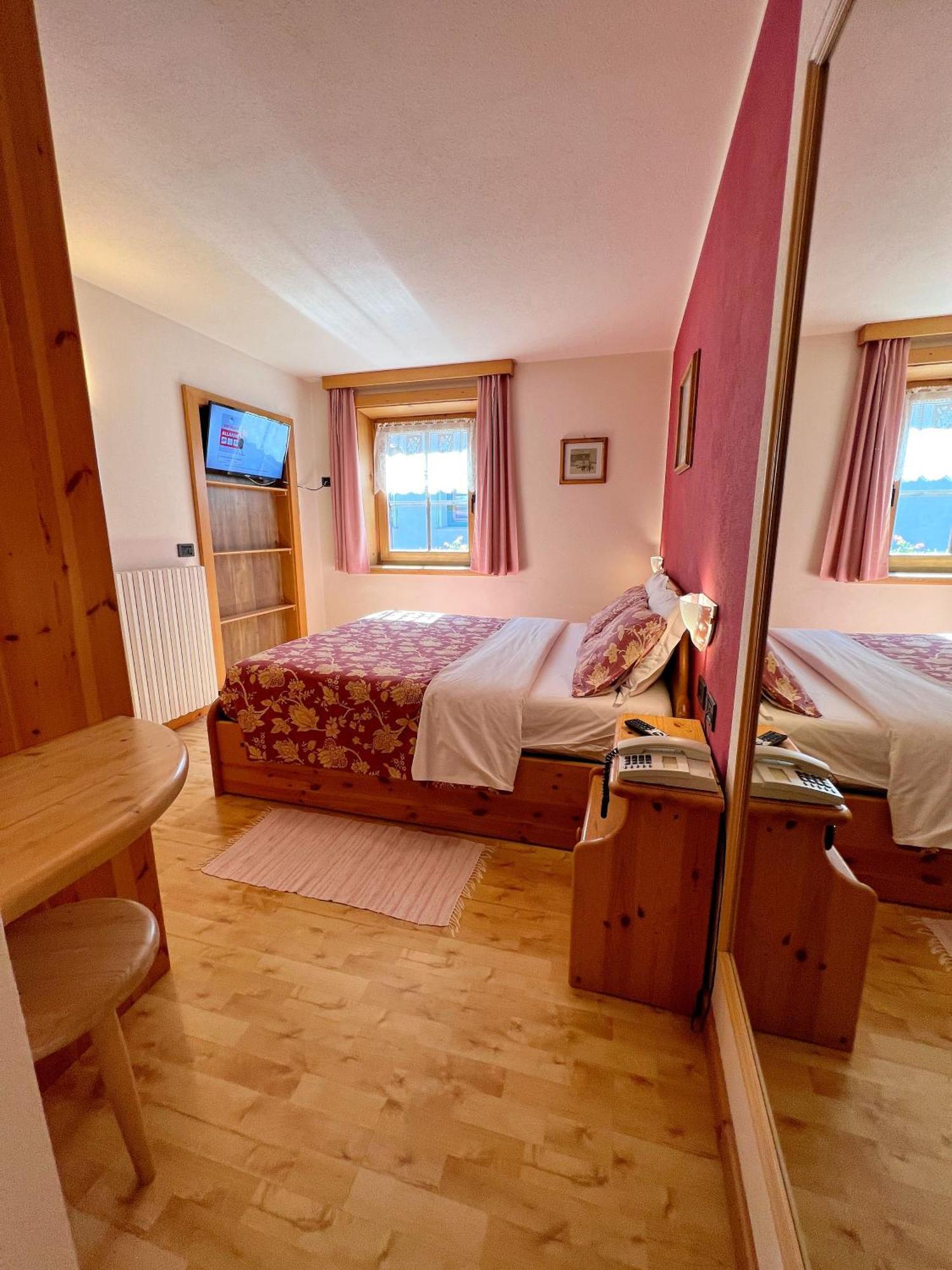 Hotel Garni Francescato Livigno Exterior foto